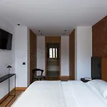 Isard Residences By Leo