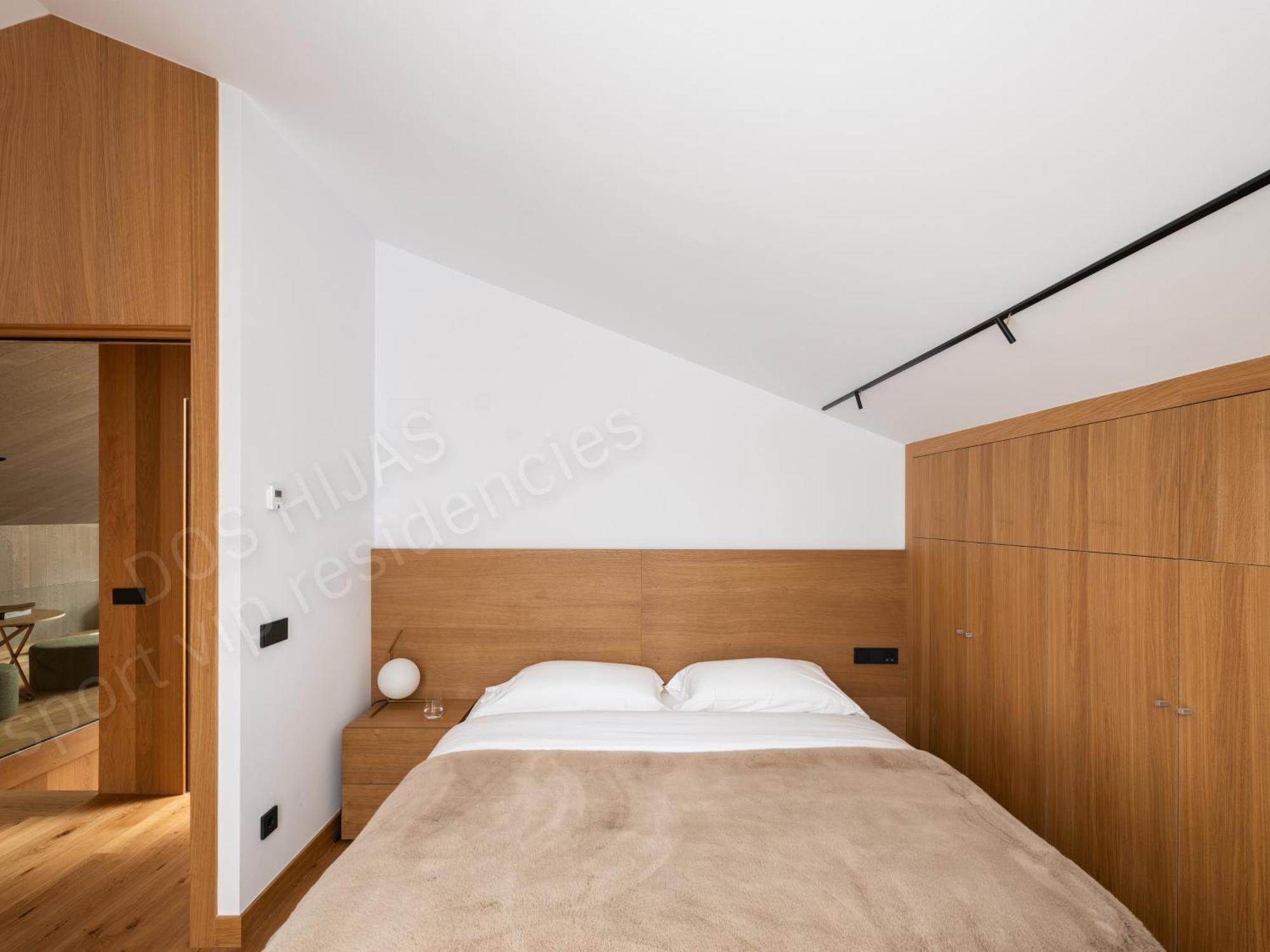 Isard Residences By Leo